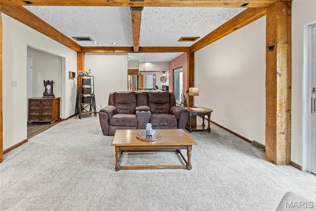 $535,000 | 110 Fullerton Road, Belleville, IL 62226