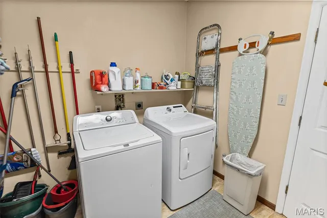 $535,000 | 110 Fullerton Road, Belleville, IL 62226