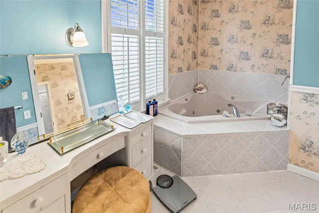 $535,000 | 110 Fullerton Road, Belleville, IL 62226