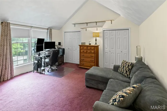 $535,000 | 110 Fullerton Road, Belleville, IL 62226