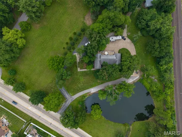 $535,000 | 110 Fullerton Road, Belleville, IL 62226