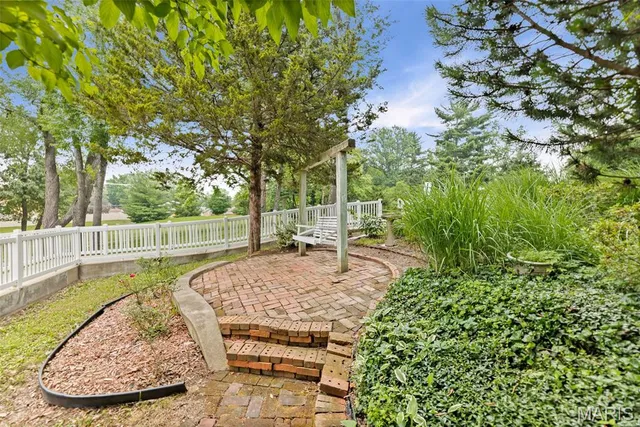 $535,000 | 110 Fullerton Road, Belleville, IL 62226