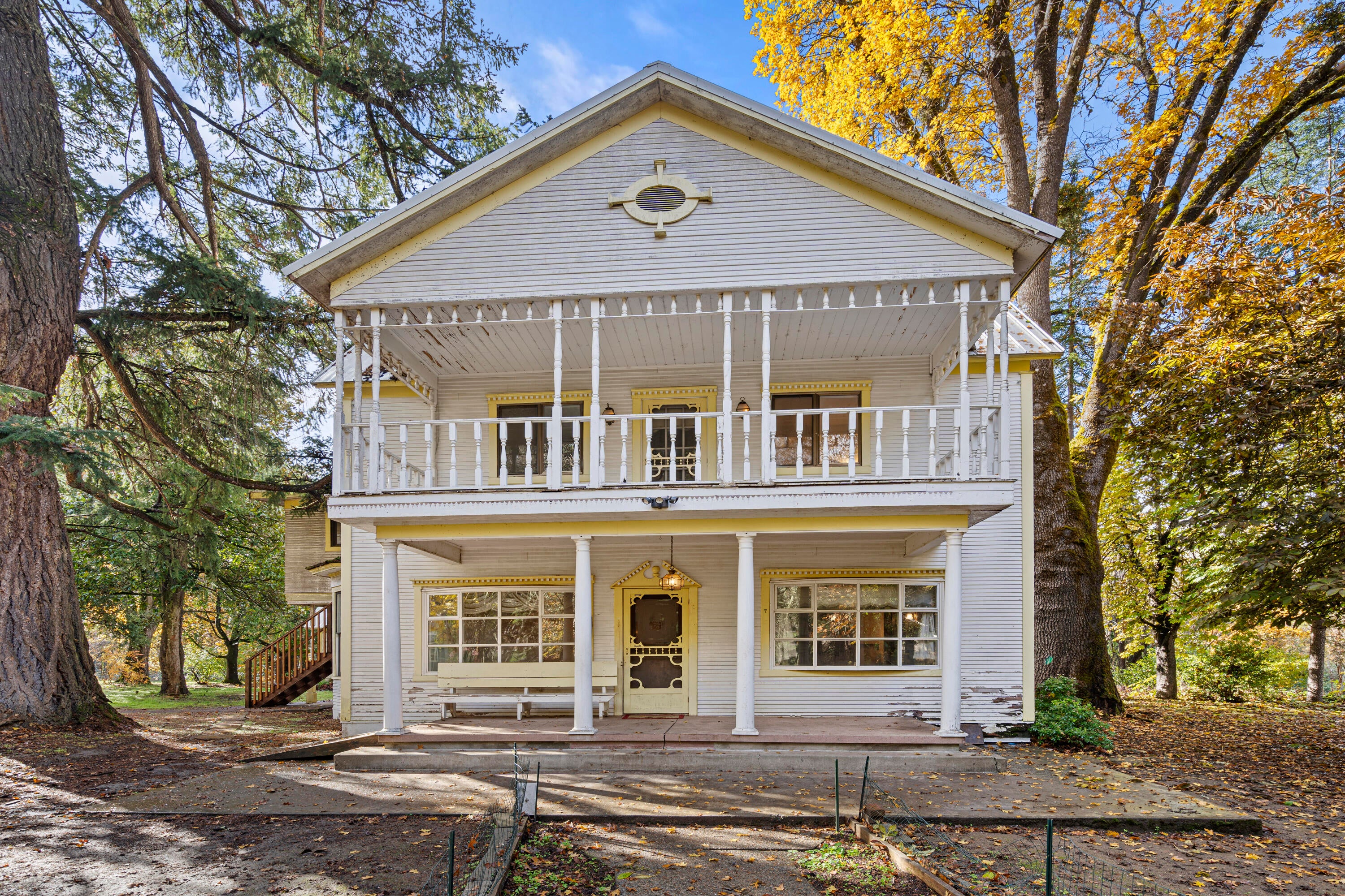 7771 Old Stage Road Central Point, OR 97502 - Photo 6 of 42 Built in 1891