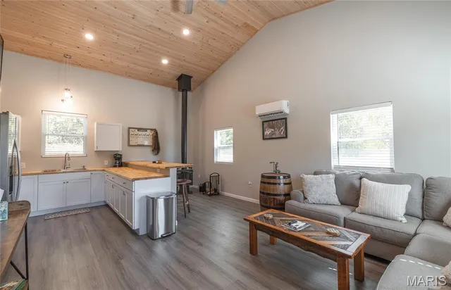 $1,200,000 | 0 Clear Creek Road, Richwoods, MO 63071