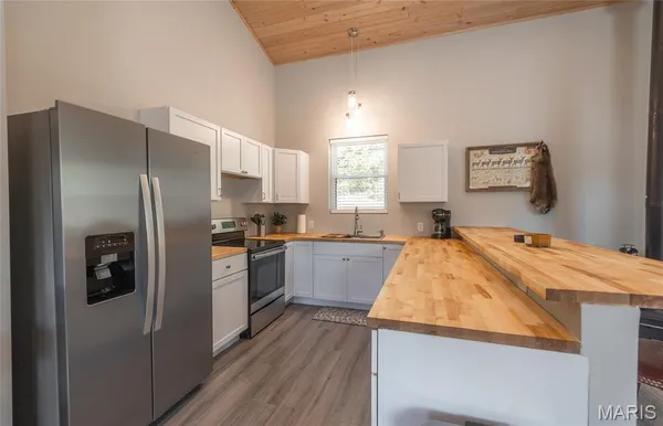 $1,000,000 | 0 Clear Creek Road, Richwoods, MO 63071