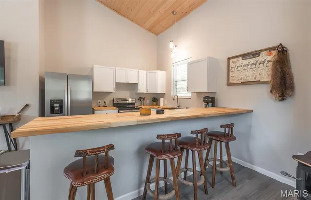 $1,200,000 | 0 Clear Creek Road, Richwoods, MO 63071