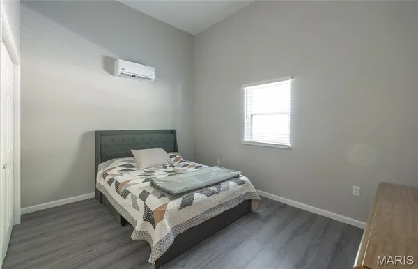 $1,000,000 | 0 Clear Creek Road, Richwoods, MO 63071