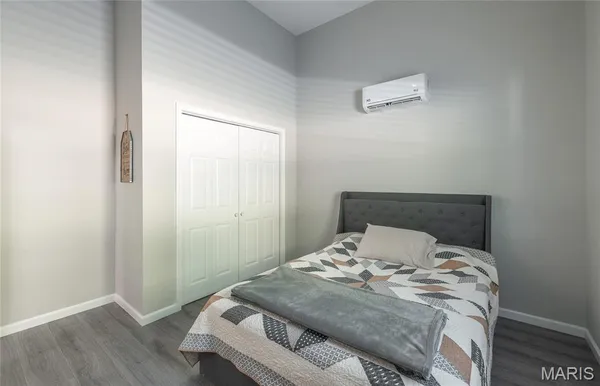 $1,000,000 | 0 Clear Creek Road, Richwoods, MO 63071