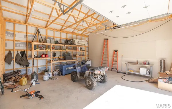 $1,000,000 | 0 Clear Creek Road, Richwoods, MO 63071