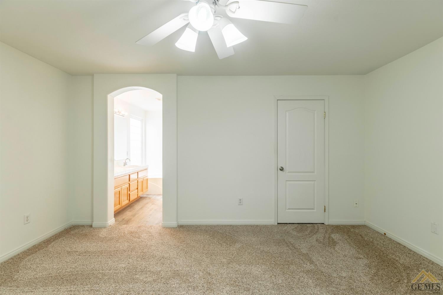 8401 Eagles Landing Drive Bakersfield, CA 93312 - Photo 12 of 21