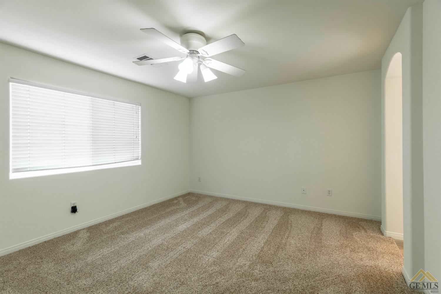 8401 Eagles Landing Drive Bakersfield, CA 93312 - Photo 13 of 21