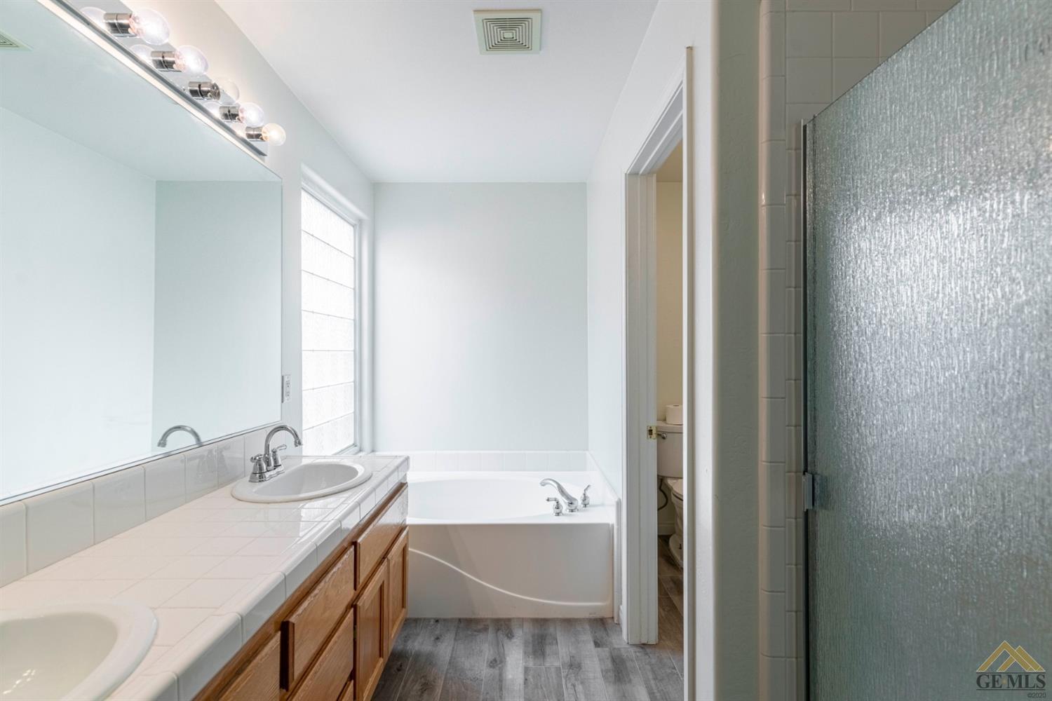 8401 Eagles Landing Drive Bakersfield, CA 93312 - Photo 15 of 21