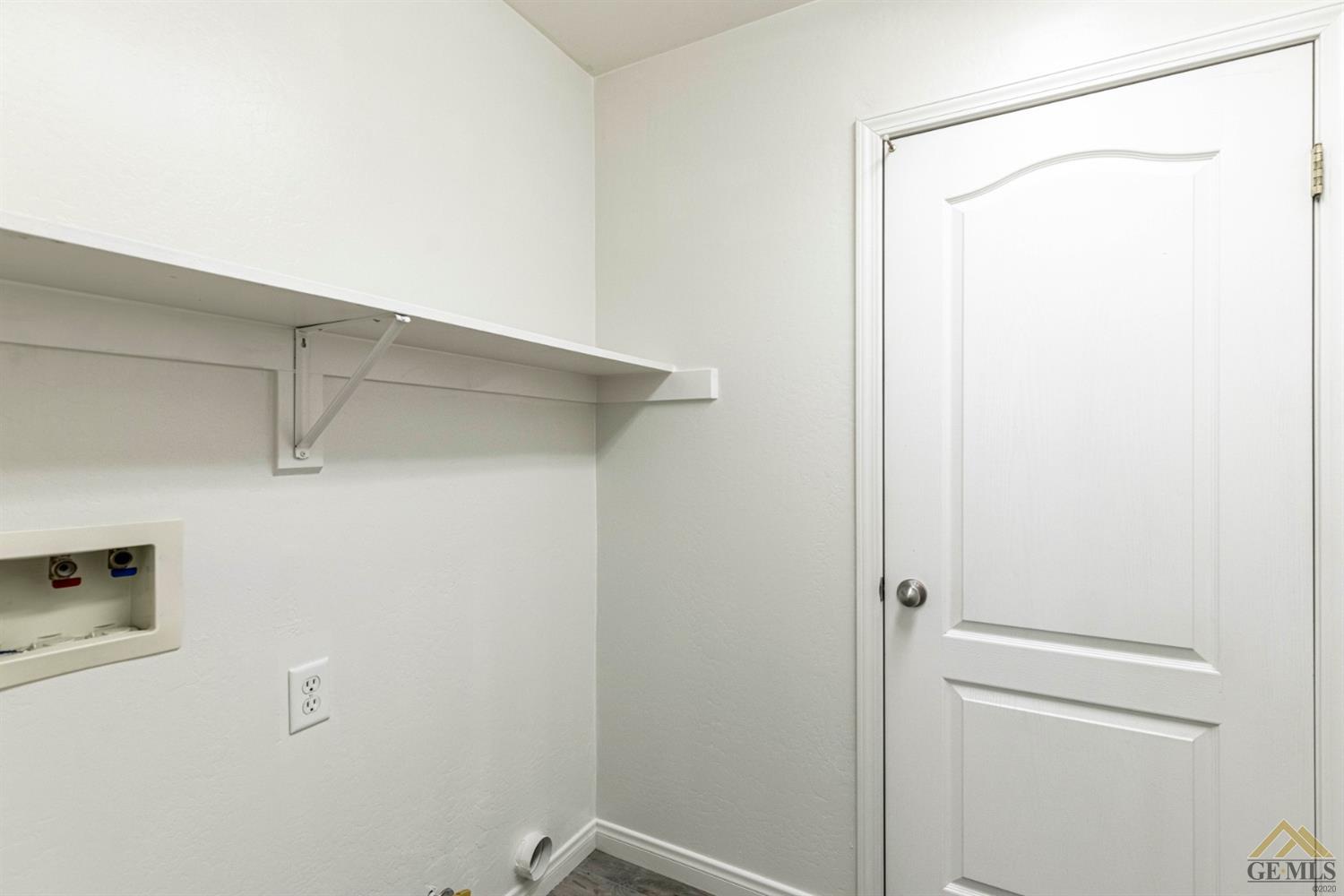 8401 Eagles Landing Drive Bakersfield, CA 93312 - Photo 17 of 21