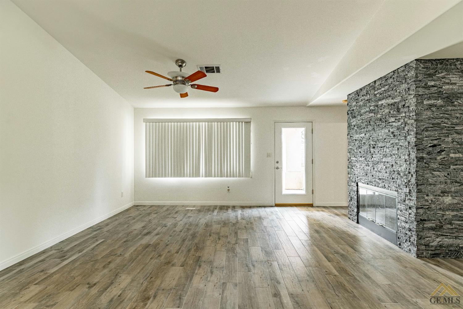 8401 Eagles Landing Drive Bakersfield, CA 93312 - Photo 7 of 21