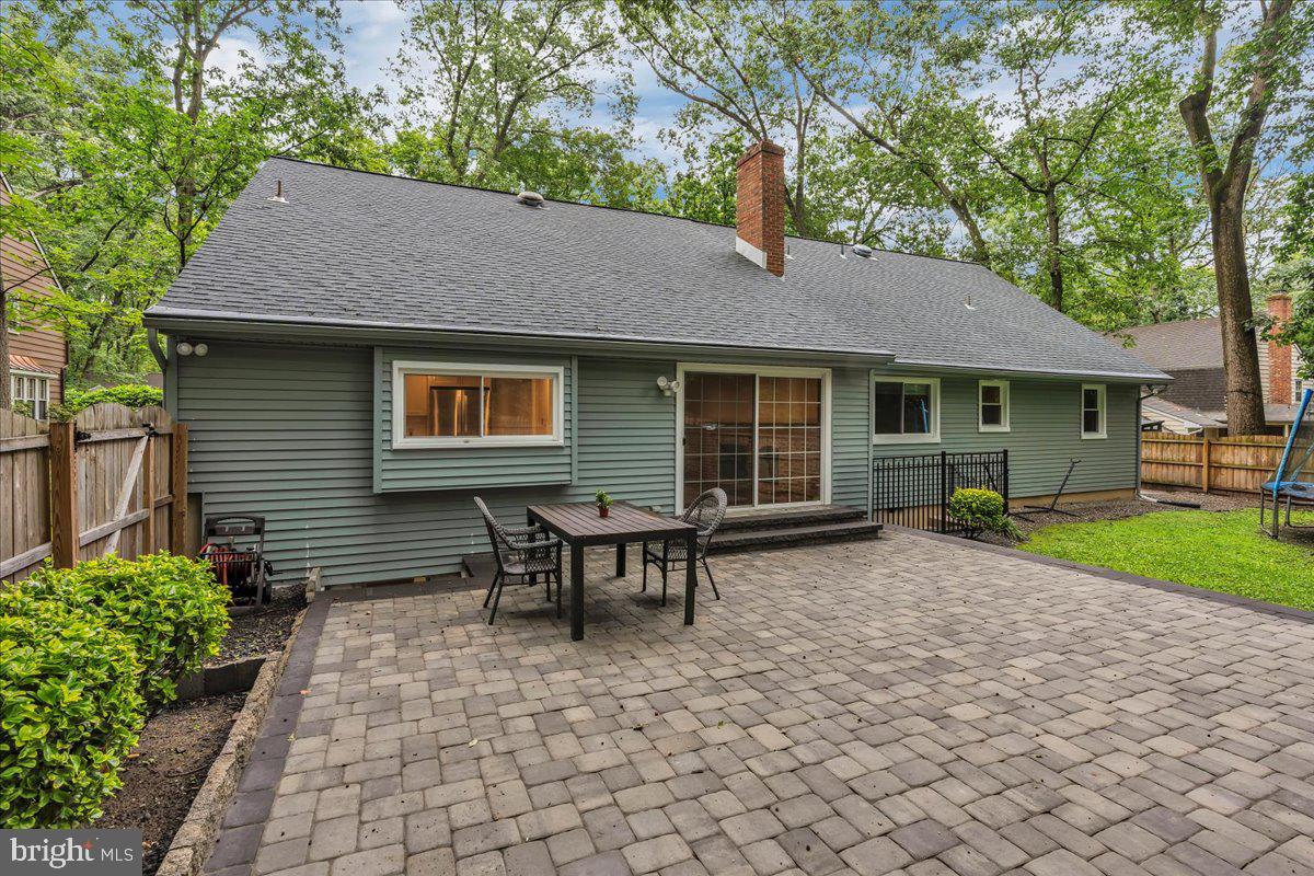 114 Partree Road Cherry Hill, NJ 08003 - Photo 33 of 44 a house view with a sitting space