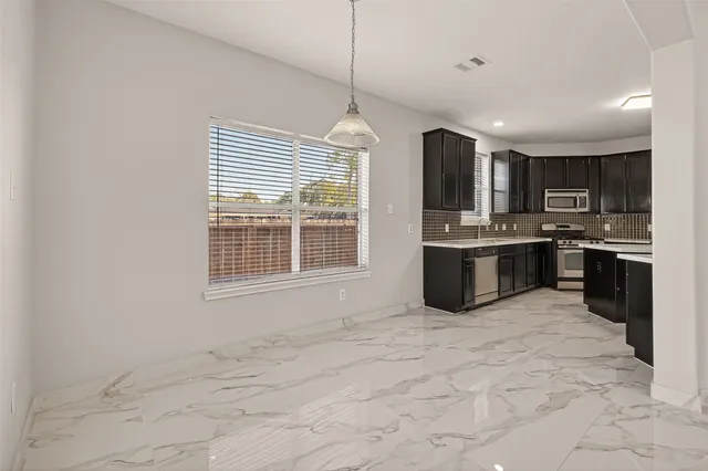 $293,000 | 71 North Forrest Avenue, La Porte, TX 77571