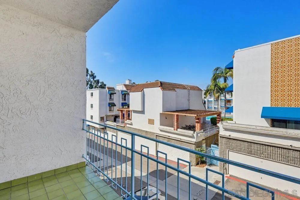 8324 Regents Road, Unit 2E San Diego, CA 92122 - Photo 27 of 31 a balcony with city view