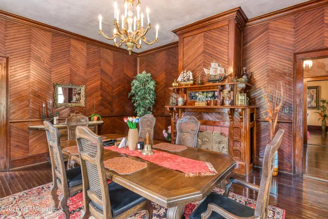 a bed room with a bed