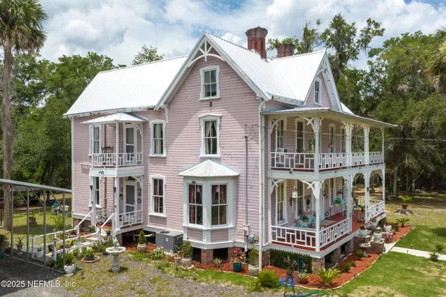 a view of a large building with a lot of windows