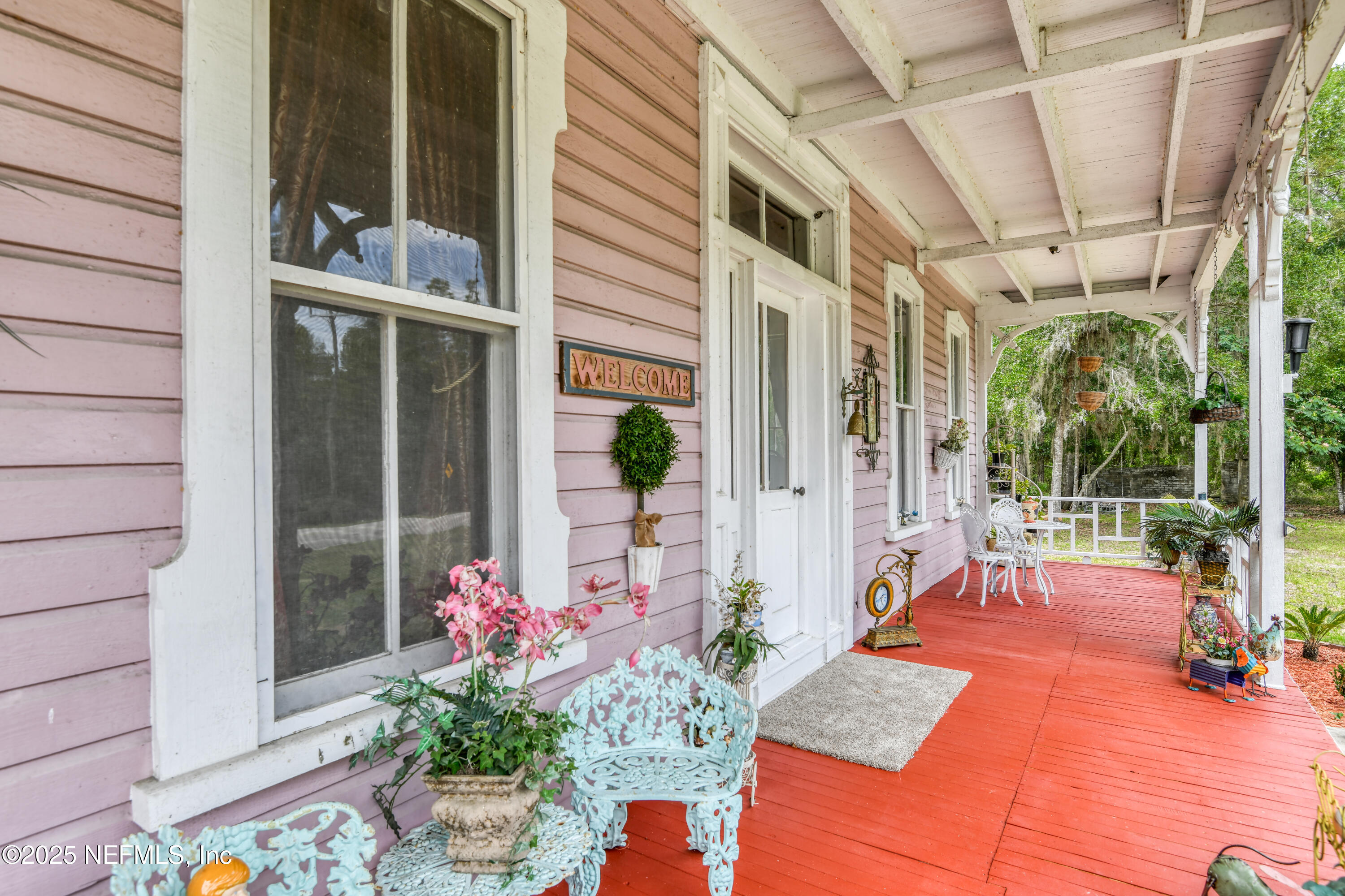 240 Sisco Road Pomona Park, FL 32181 - Photo 10 of 43 a view of porch with seating space