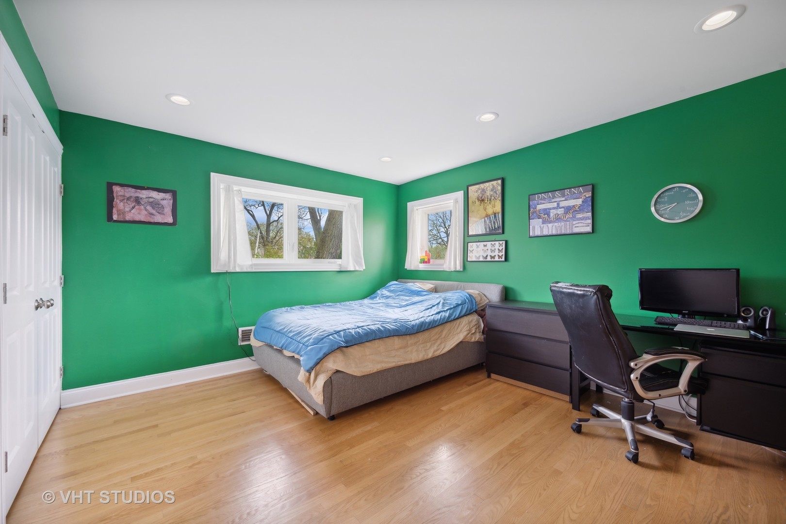 572 Dundee Road Glencoe, IL 60022 - Photo 11 of 26 a bedroom with a bed and a window