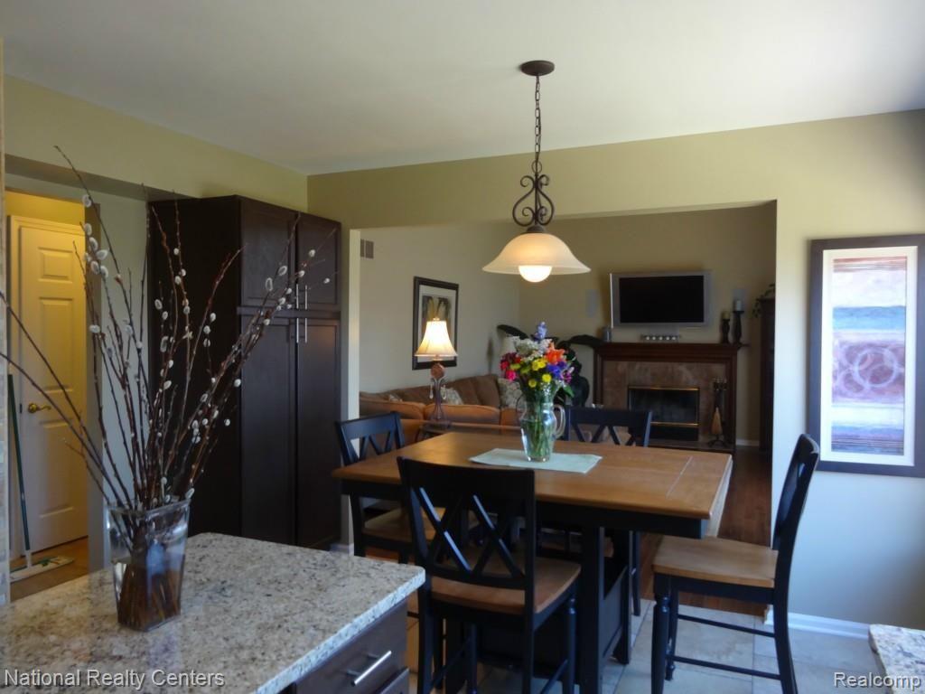 4335 North Ridge Drive Pinckney, MI 48169 - Photo 16 of 42 DSC04037.jpg