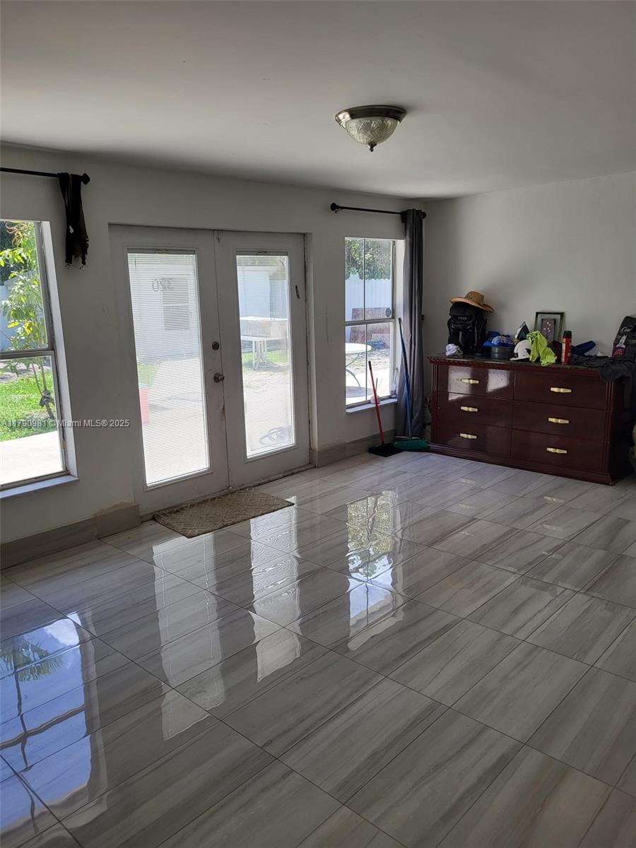 1650 Northeast 147th Street Miami, FL 33181 - Photo 16 of 56 FAMILY ROOM