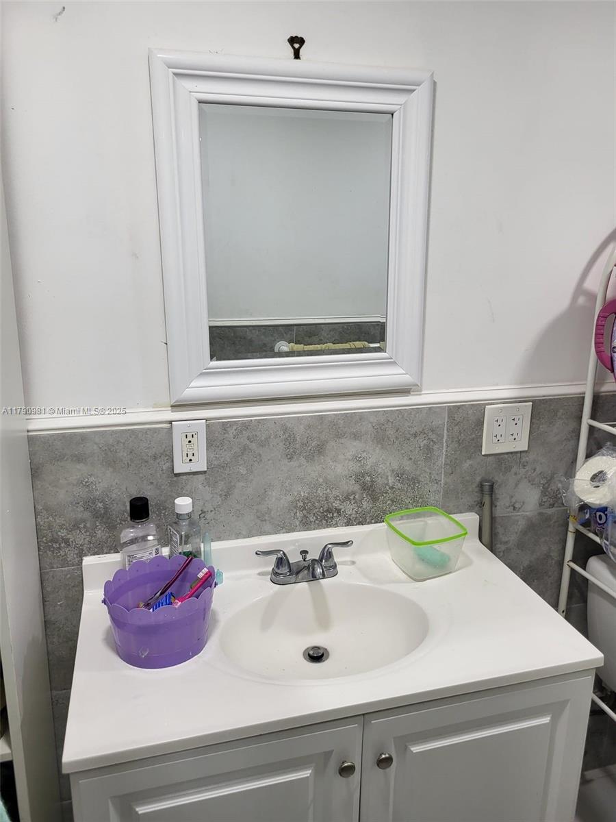 1650 Northeast 147th Street Miami, FL 33181 - Photo 28 of 56 EFFICIENCY