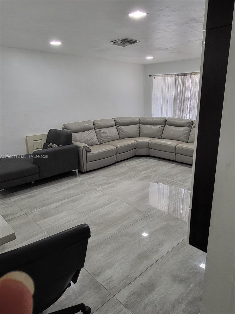 1650 Northeast 147th Street Miami, FL 33181 - Photo 36 of 56 2ND UNIT LIVING ROOM VIEW