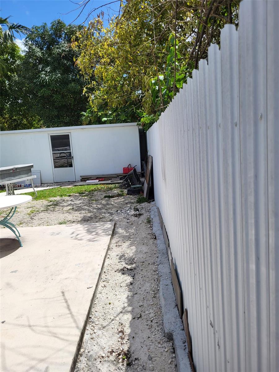 1650 Northeast 147th Street Miami, FL 33181 - Photo 44 of 56