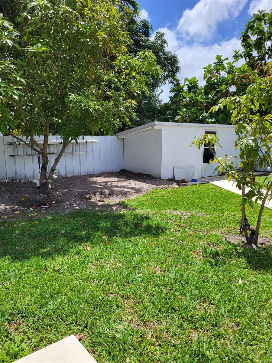 1650 Northeast 147th Street Miami, FL 33181 - Photo 52 of 56