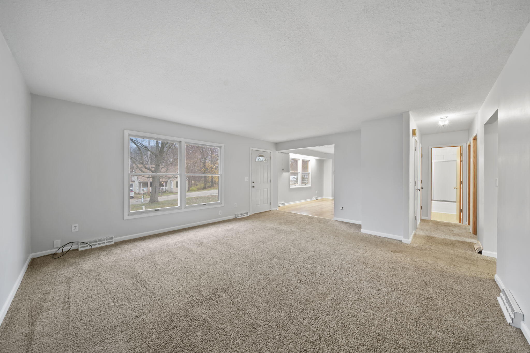4013 Franklin Road Jackson, MI 49203 - Photo 3 of 39 4-web-or-mls-DSC07472