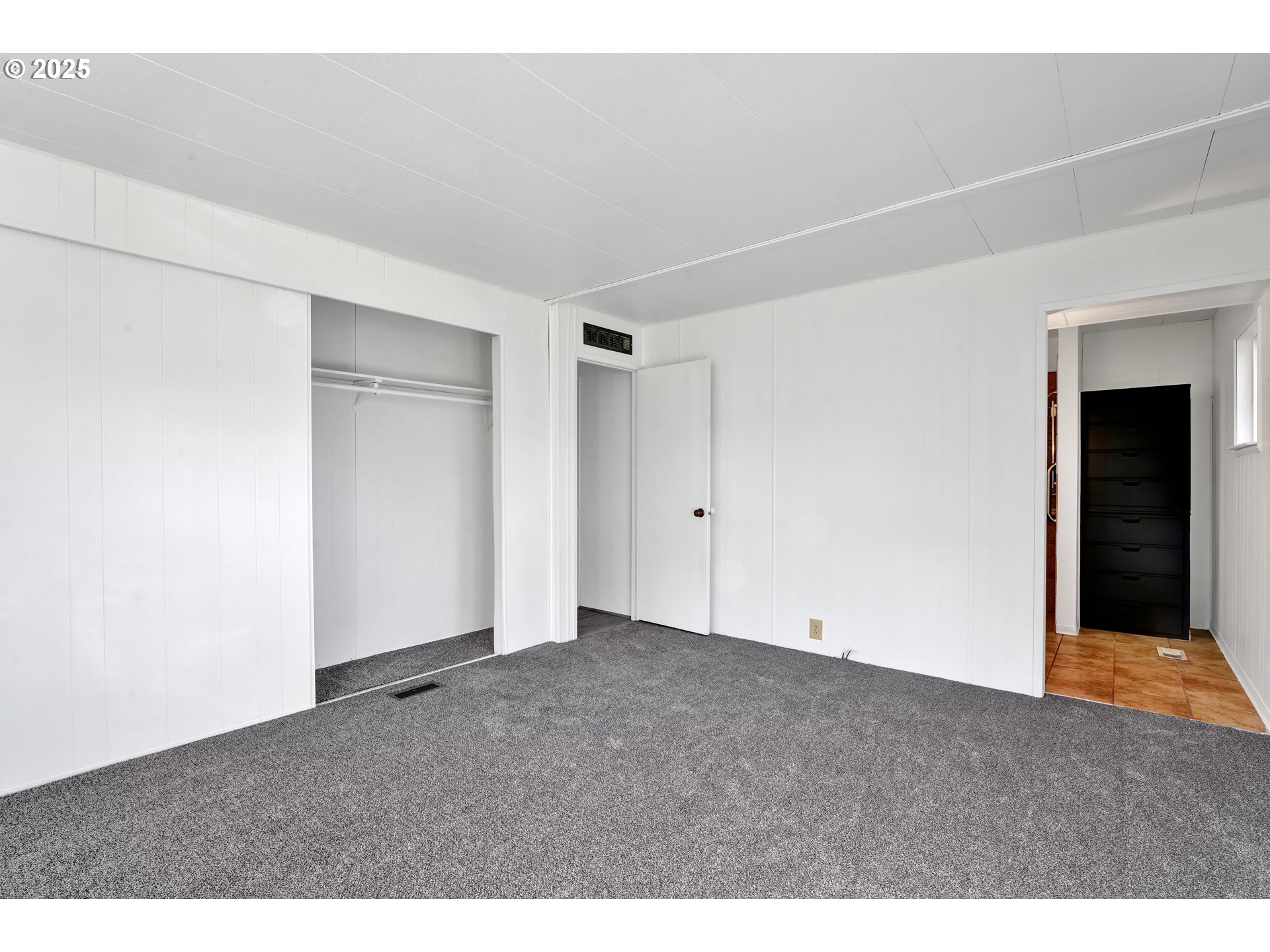 39202 Camp Creek Road, Unit 7 Springfield, OR 97478 - Photo 32 of 39 a view of an empty room