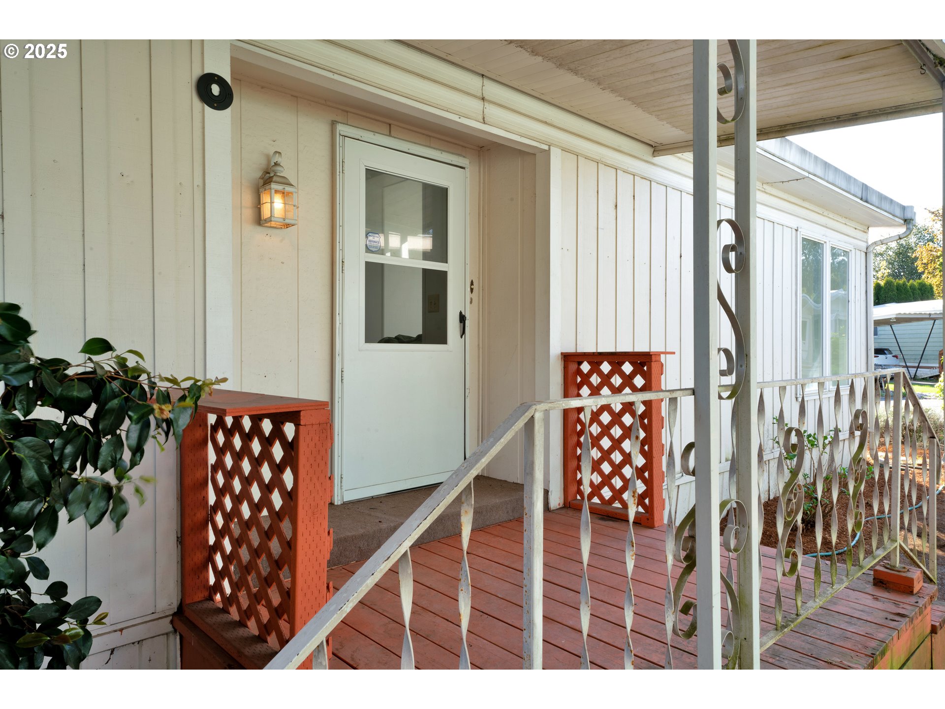 39202 Camp Creek Road, Unit 7 Springfield, OR 97478 - Photo 8 of 39 a balcony view with a glass door