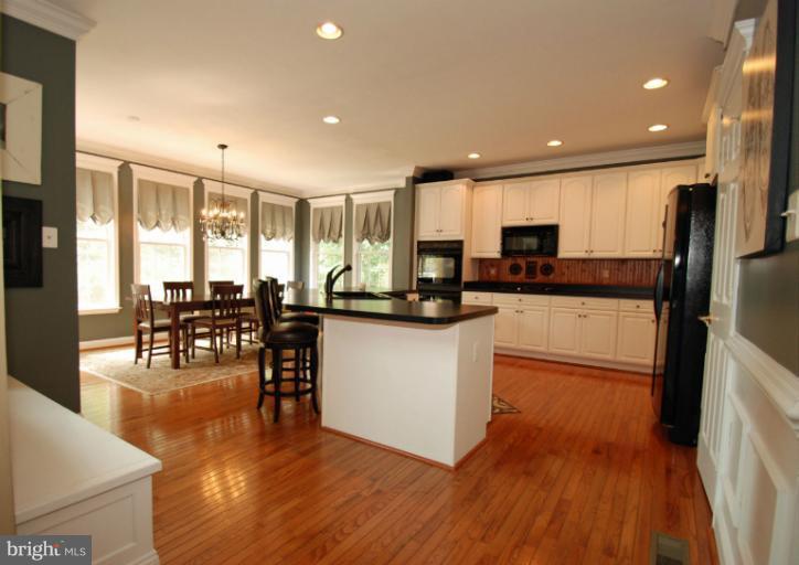 905 Longbow Road Mount Airy, MD 21771 - Photo 8 of 23 Kitchen