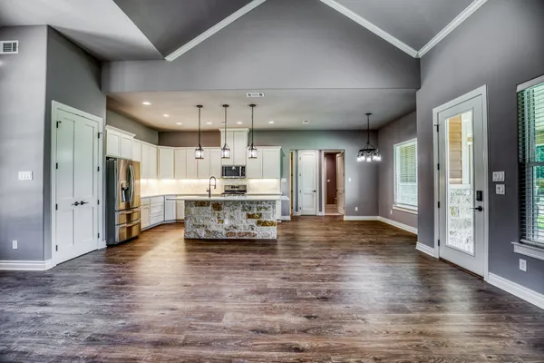 $669,900 | 215 Carey Drive, Brenham, TX 77833