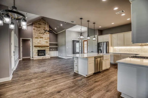 $669,900 | 215 Carey Drive, Brenham, TX 77833