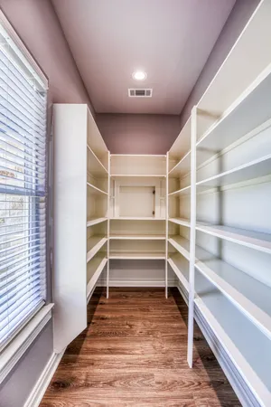 $669,900 | 215 Carey Drive, Brenham, TX 77833