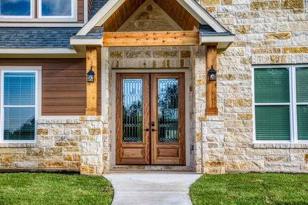 $669,900 | 215 Carey Drive, Brenham, TX 77833