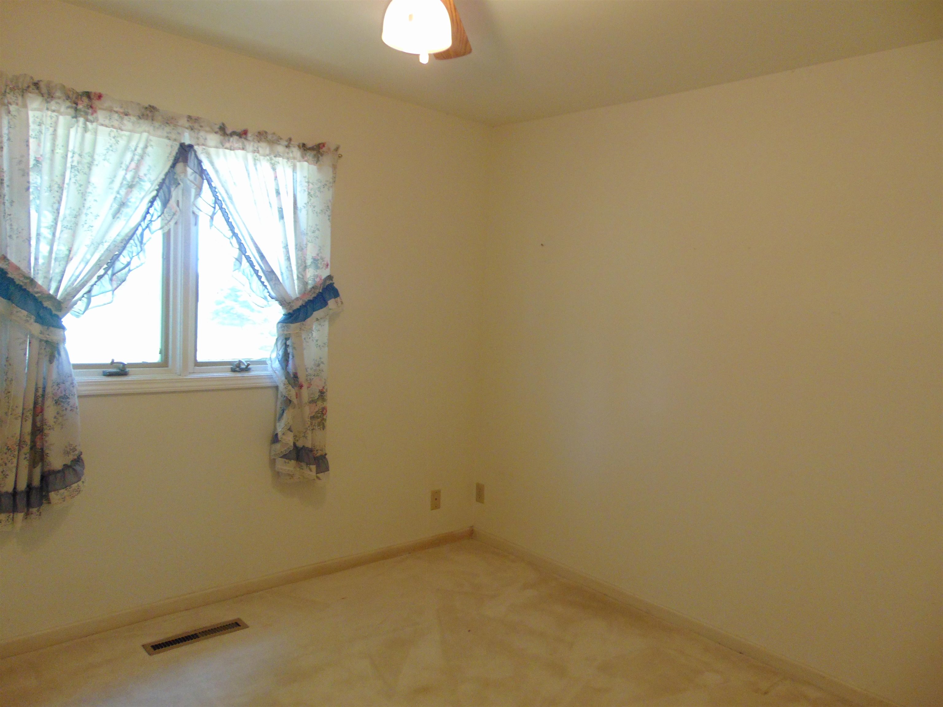 5625 West Monroe Road Alma, MI 48801 - Photo 28 of 77 1901821-27.JPG