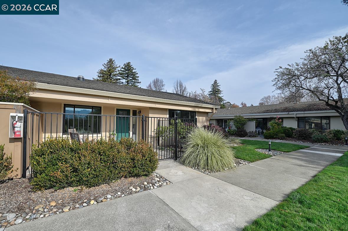 2641 Golden Rain Road, Unit 4 Walnut Creek, CA 94595 - Photo 32 of 46