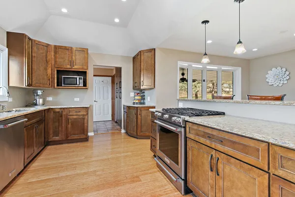 $820,000 | 8N999 Corron Road, Elgin, IL 60124