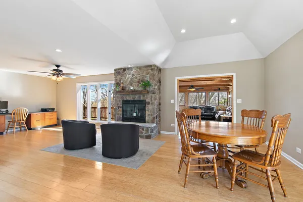 $820,000 | 8N999 Corron Road, Elgin, IL 60124