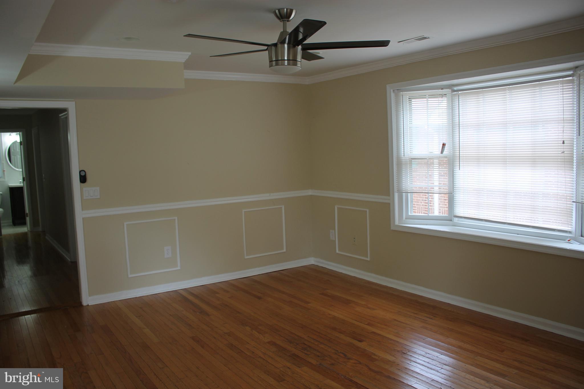 6203 Landover Road Cheverly, MD 20785 - Photo 19 of 25 Living Room