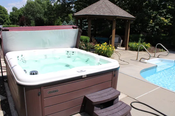 $695,000 | 1303 Hickory Tree Court, Mahomet, IL 61853
