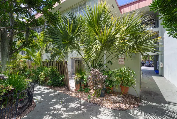 $2,100 | 809 West Oakland Park Boulevard, Unit K1, Oakland Park, FL 33311