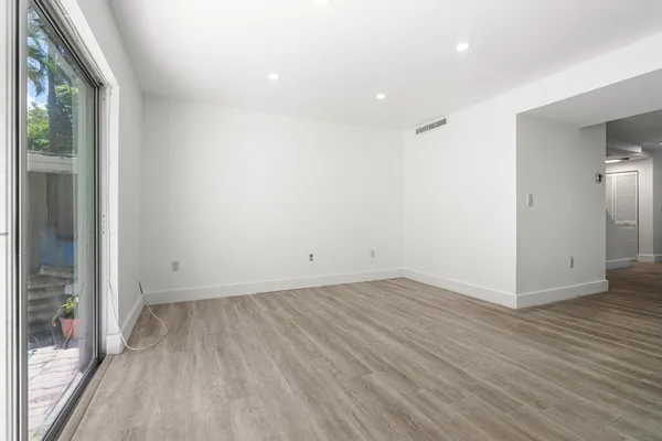 $2,100 | 809 West Oakland Park Boulevard, Unit K1, Oakland Park, FL 33311