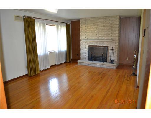 1244 Highland Road Monongahela, PA 15063 - Photo 5 of 14 Family Room.