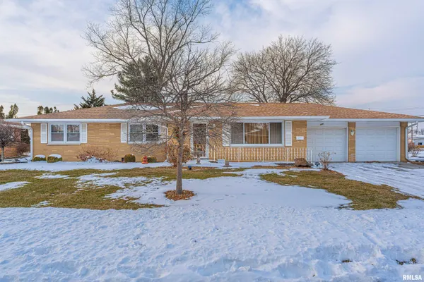 $150,000 | 240 Regent Street, Lincoln, IL 62656