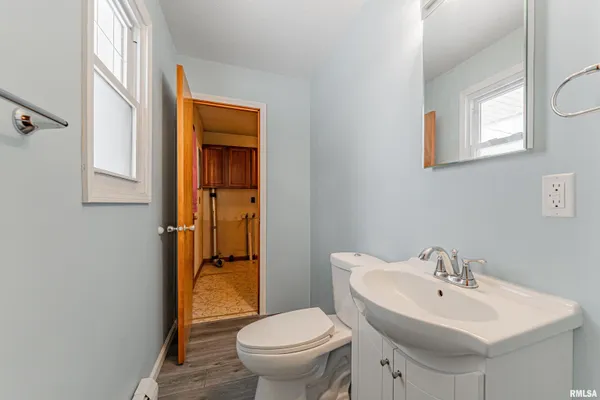 $150,000 | 240 Regent Street, Lincoln, IL 62656